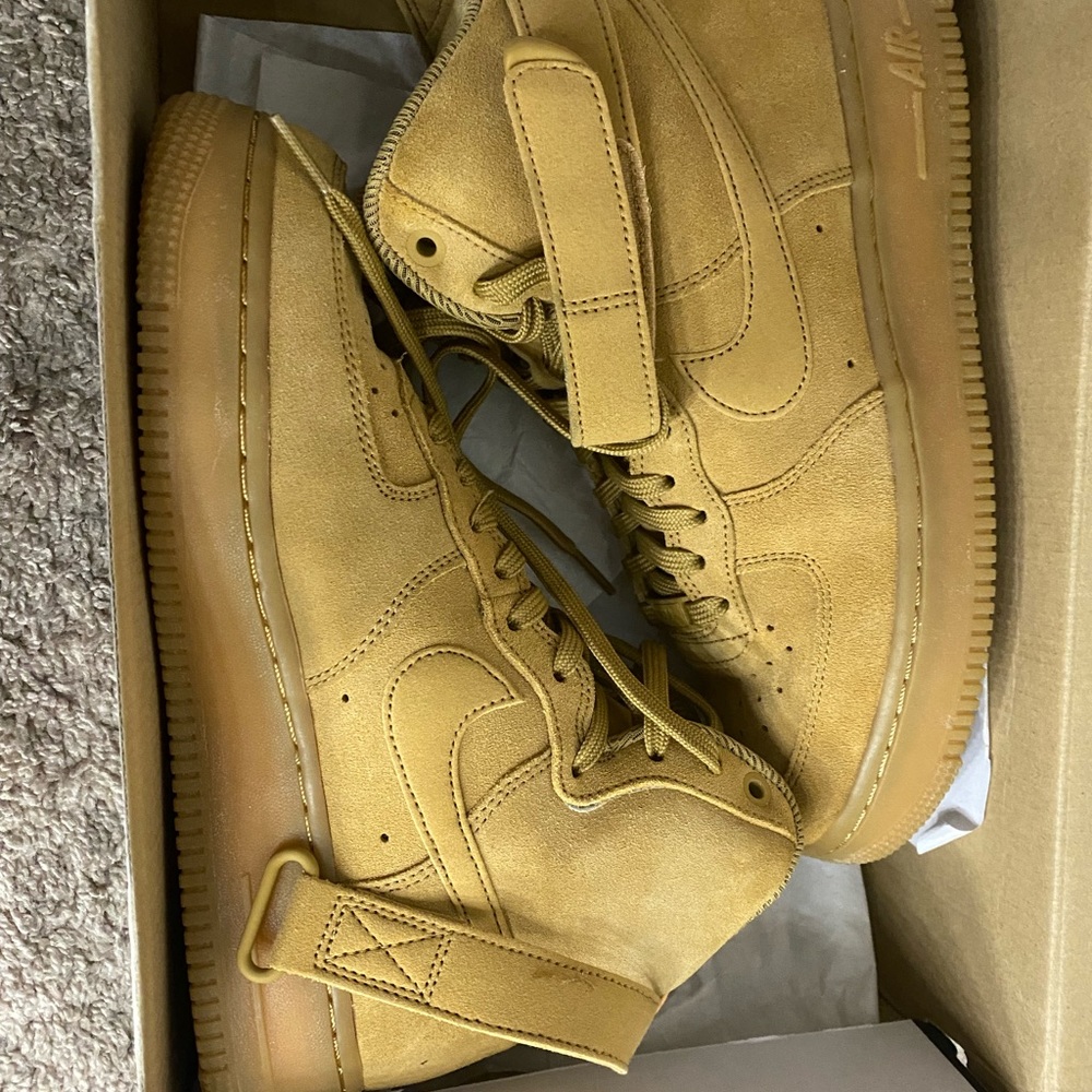 Air Forces - image 4